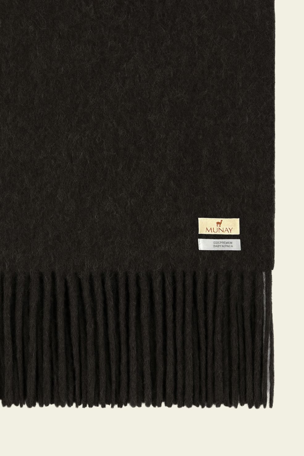 Luxury baby alpaca blanket Kusik in colour black, made in Peru by Munay