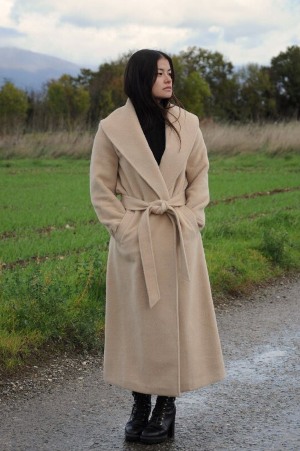 Luxury baby alpaca coat Wayra in beige, made in Peru by Munay