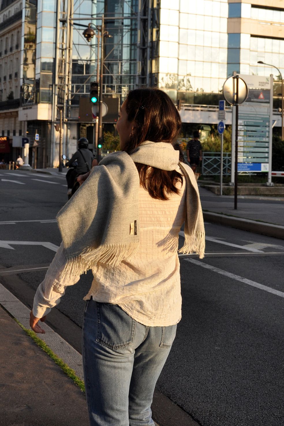 Luxury baby alpaca scarf Sumaq in grey, made in Peru by Munay.