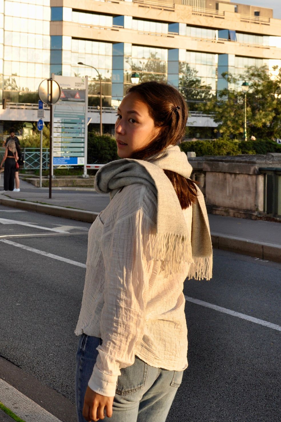 Luxury baby alpaca scarf Sumaq in gris, made in Peru by Munay.