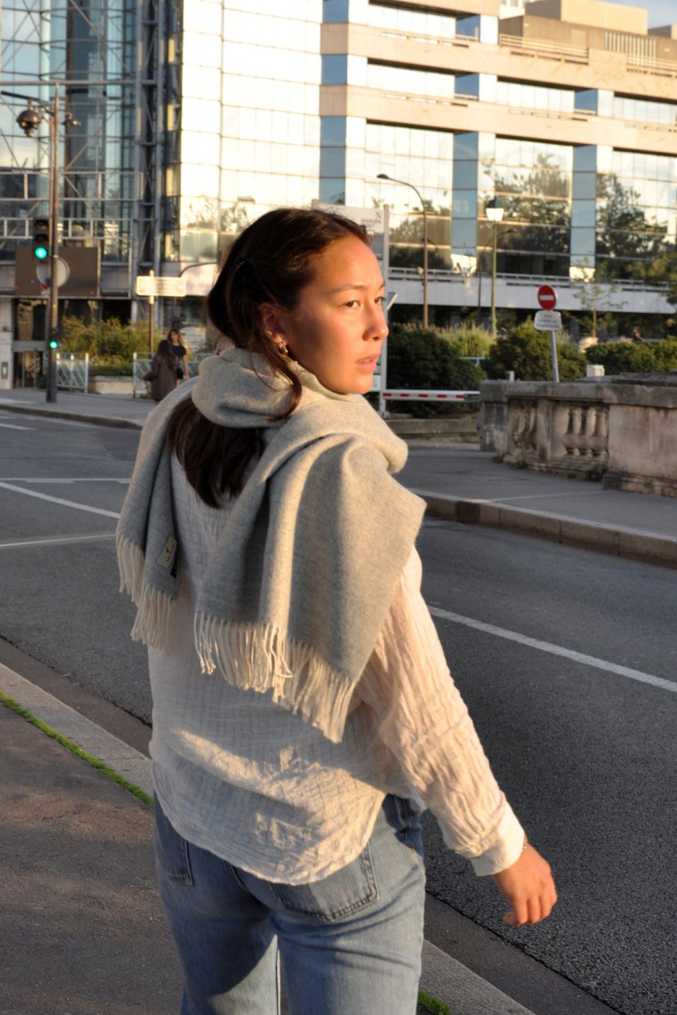 Luxury baby alpaca scarf Sumaq in grey, made in Peru by Munay.