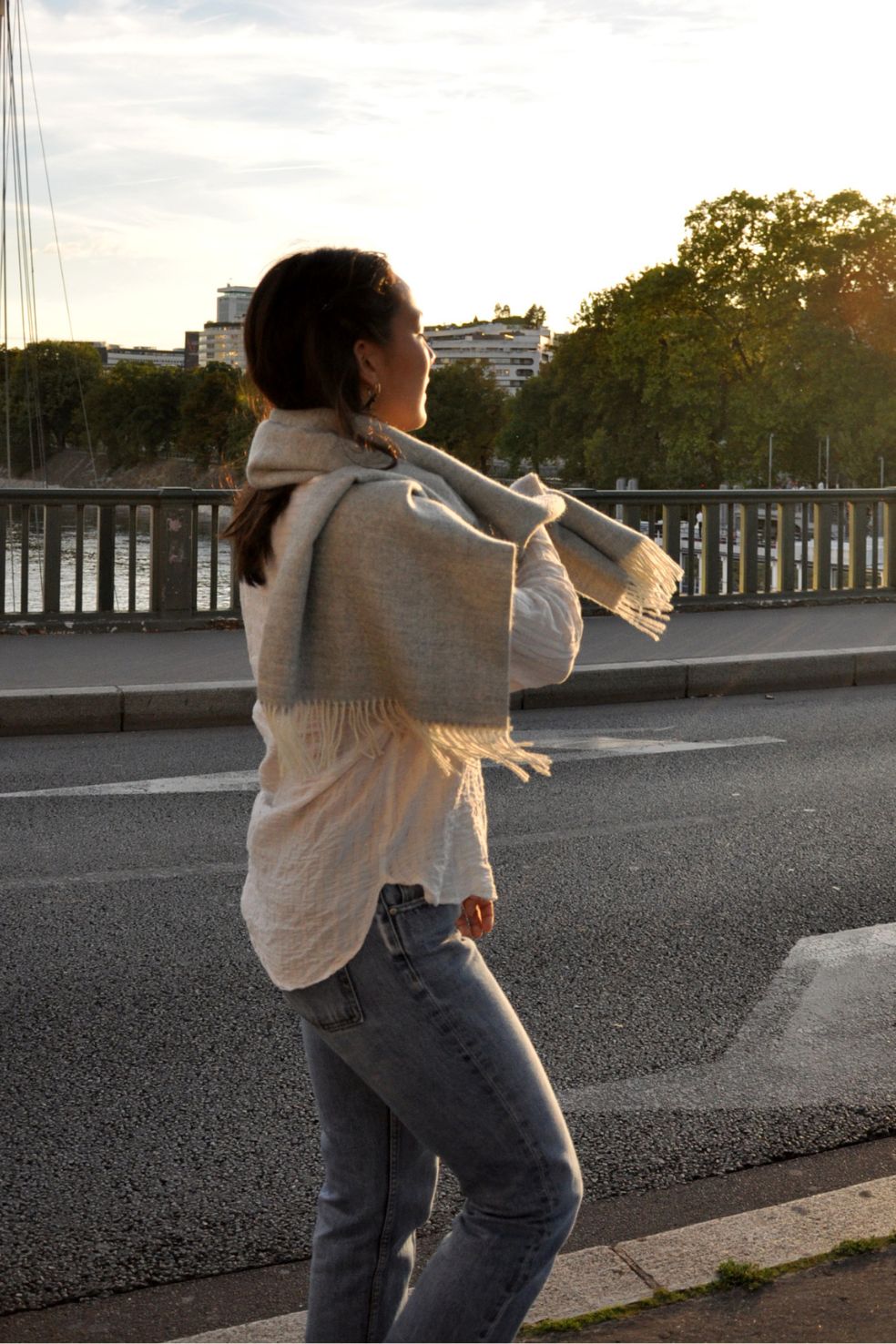 Luxury baby alpaca scarf Sumaq in grey, made in Peru by Munay.