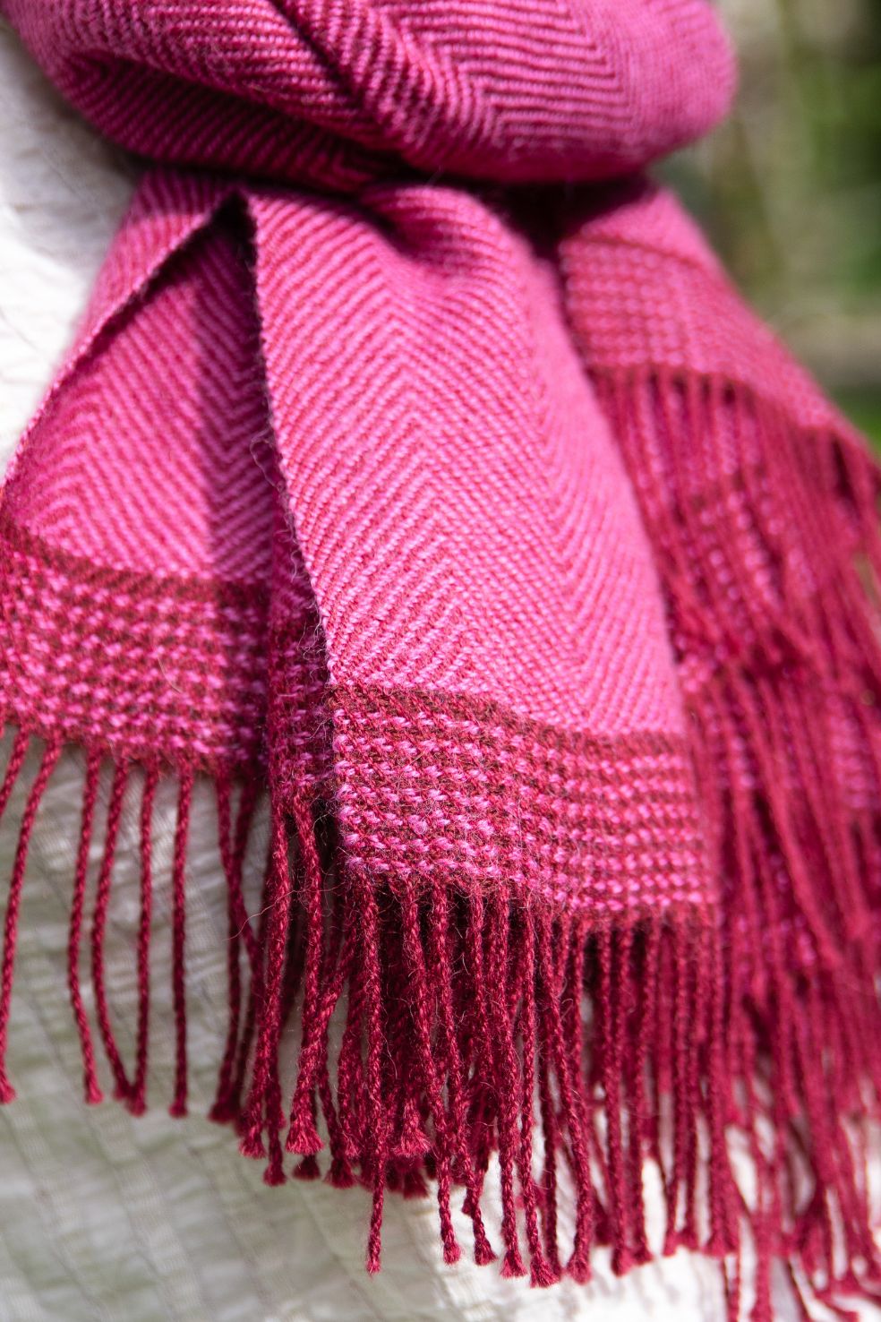 Luxury baby alpaca shawl Sinchi in pink, made in Peru by Munay.