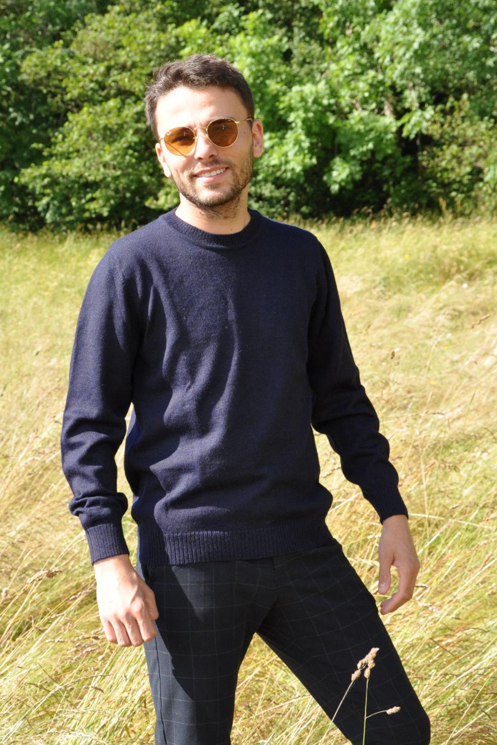 Pull de luxe en baby alpaga Qocha couleur bleu, fait au Pérou par Munay.