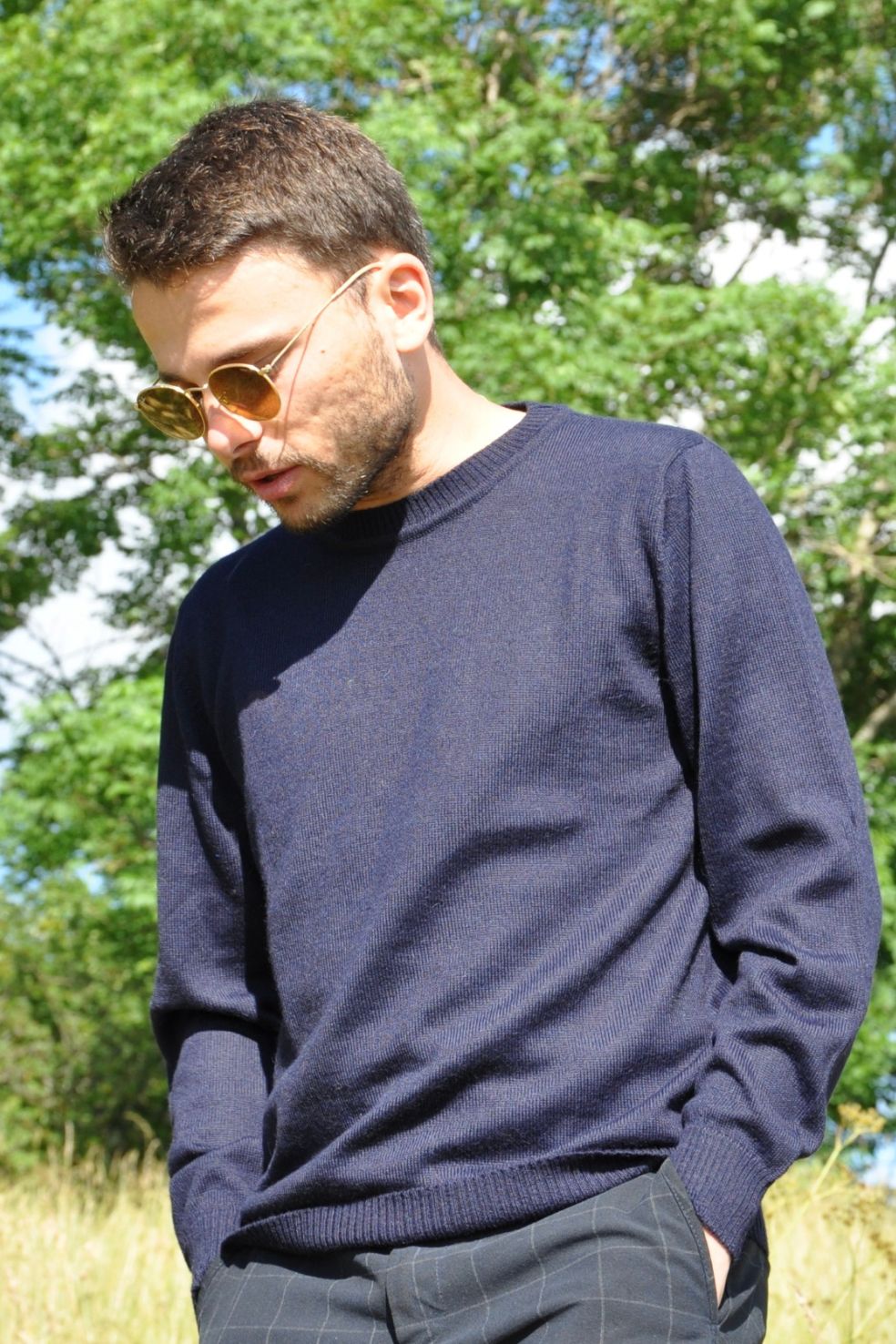 Pull de luxe en baby alpaga Qocha couleur bleu, fait au Pérou par Munay.